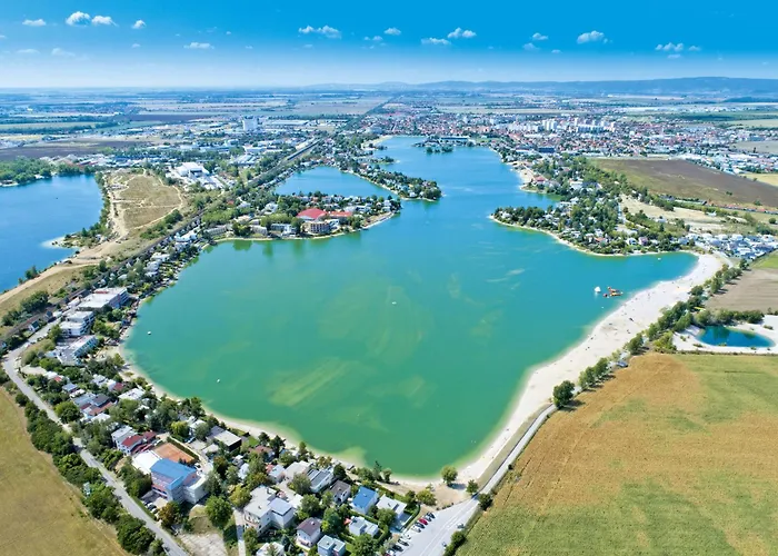 Luxusny Penthouse Nad Jazerami 230 M2, 2X Garaz, Wifi