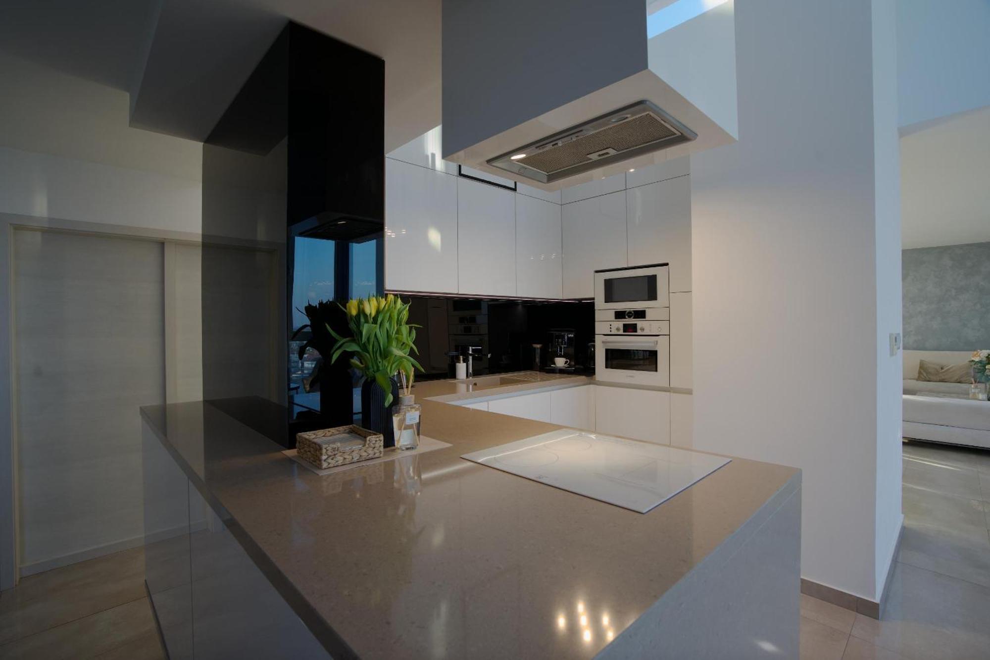 Luxusny Penthouse Nad Jazerami 230 M2, 3x Garaz, Wifi 公寓 塞内奇