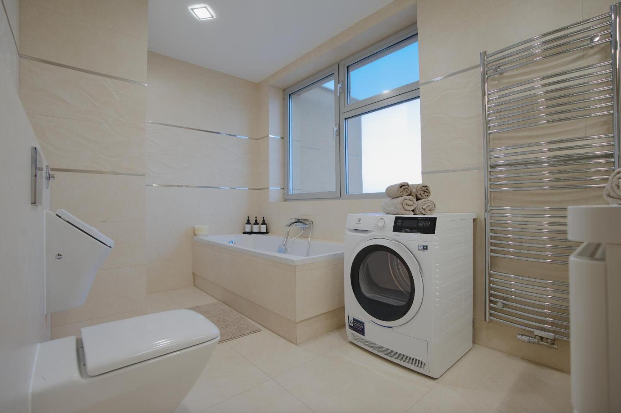 Luxusny Penthouse Nad Jazerami 230 M2, 3x Garaz, Wifi Senec