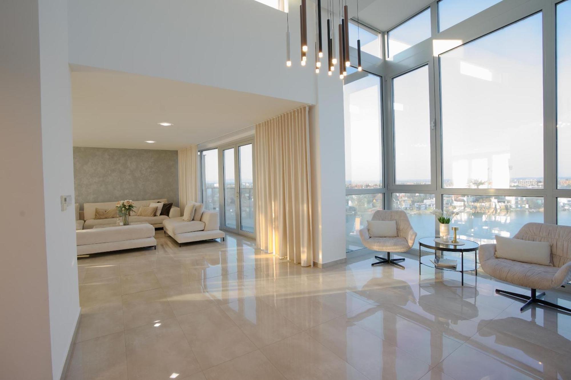 Luxusny Penthouse Nad Jazerami 230 M2, 3x Garaz, Wifi 公寓 塞内奇